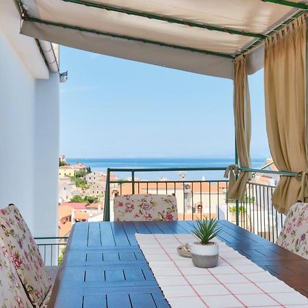 Sea View Apartment Sandra In Mali Lošinj Esterno foto