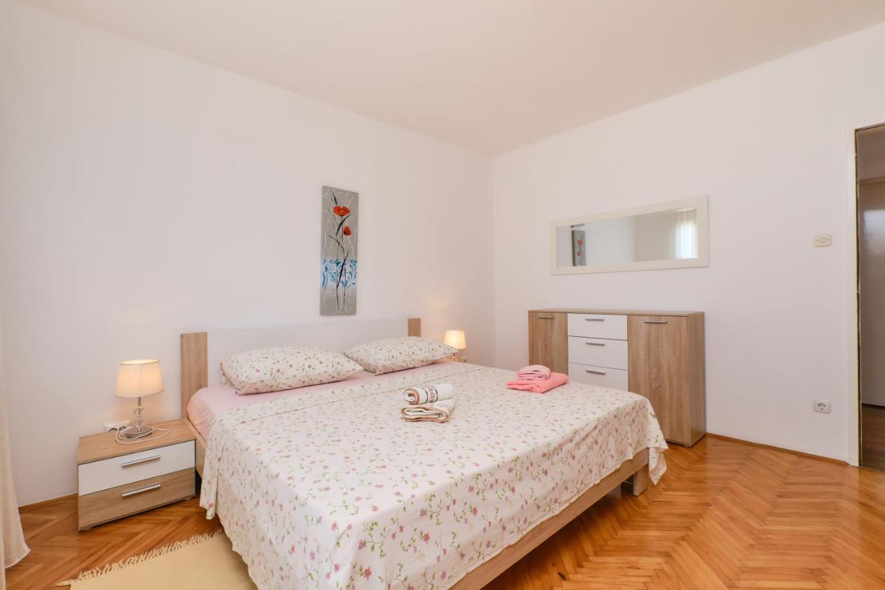 Sea View Apartment Sandra In Mali Lošinj Esterno foto