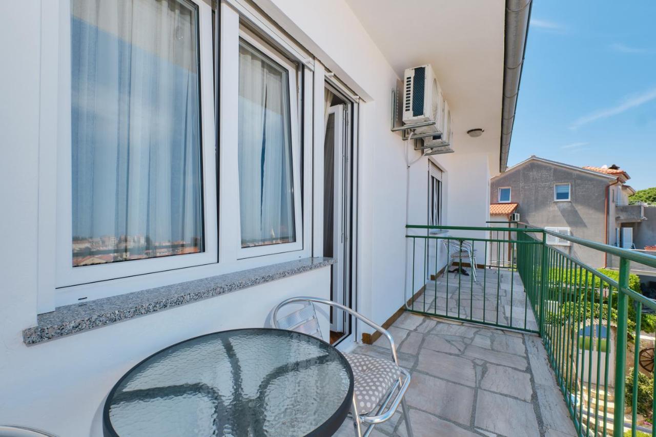 Sea View Apartment Sandra In Mali Lošinj Esterno foto