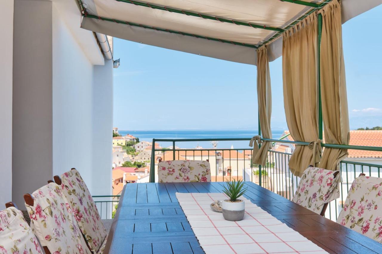 Sea View Apartment Sandra In Mali Lošinj Esterno foto